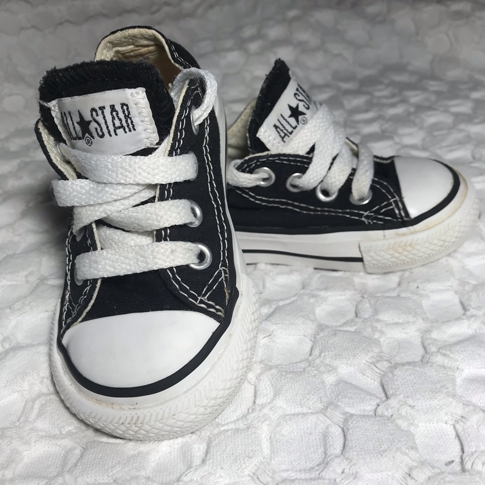 EUC Converse Chuck Taylor’s